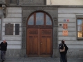 039-DSCF2719 Klatovy - vchod do radnice na Nám. Níru 12.9.2015